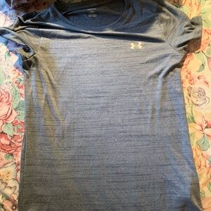 Under Armour Heather Grey Short Sleeve T-Shirt Size Medium Active Wear
